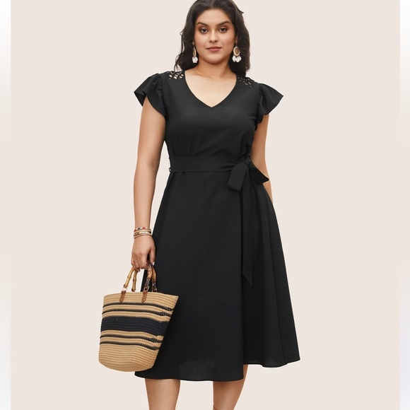 BloomChic Plus Size 2XL Solid Cut Out Ruffle Cap Sleeve Dress us18-20 - Picture 1 of 8